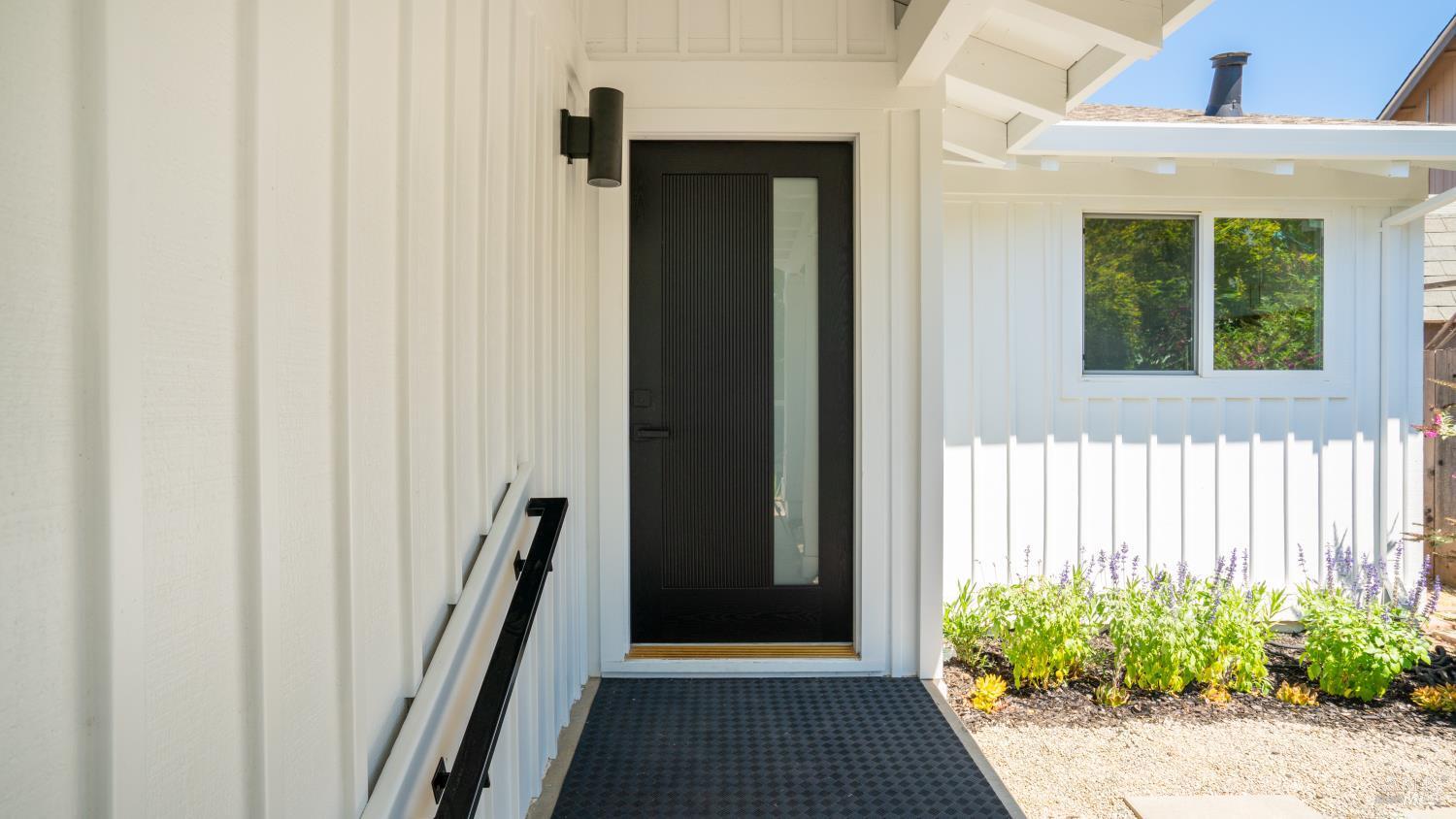 Property Photo: 214 Hummingbird Court CA 95448