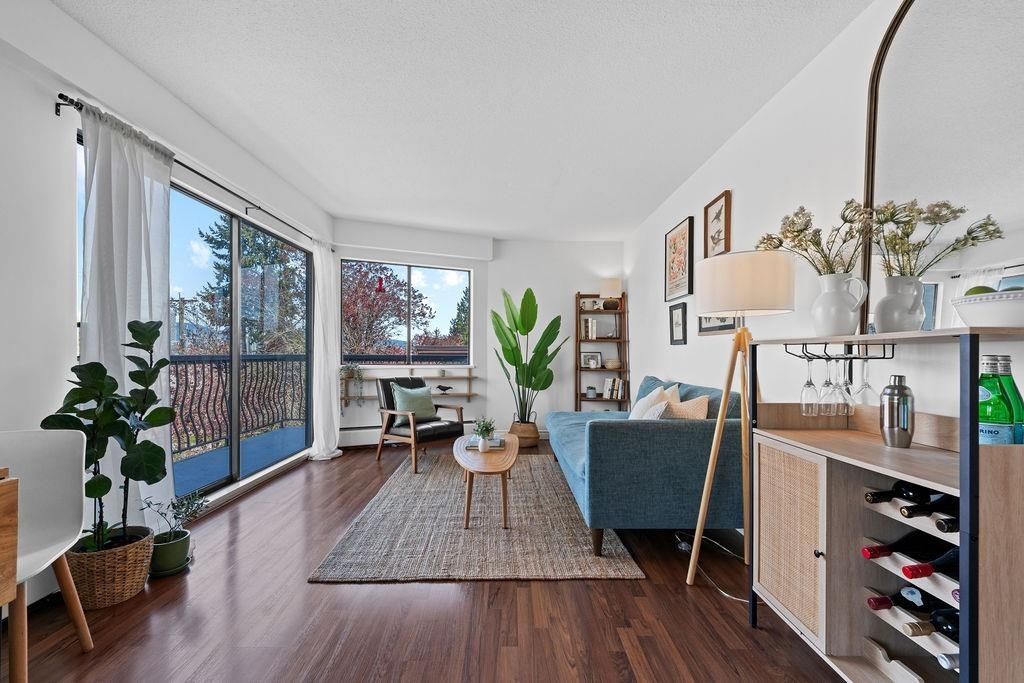 Property Photo: 2330 Maple Street 305 BC V6J 3T6