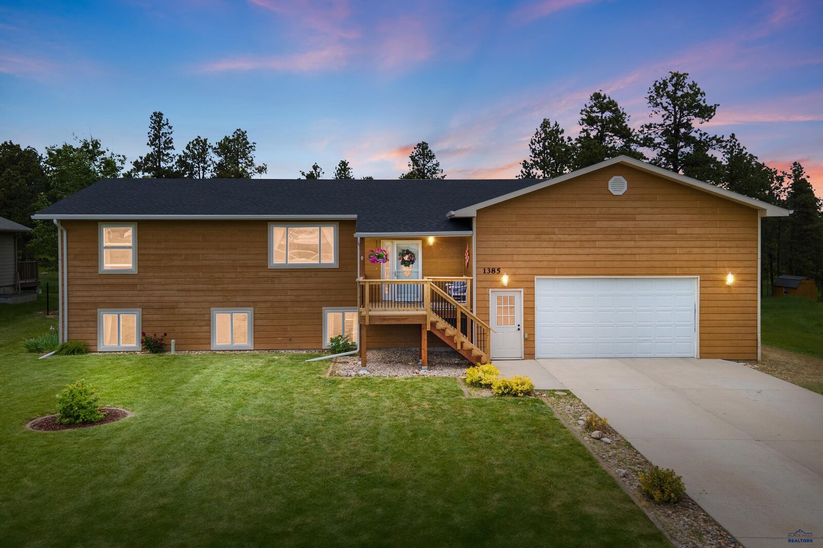 Property Photo: 1385 Otter Rd SD 57785