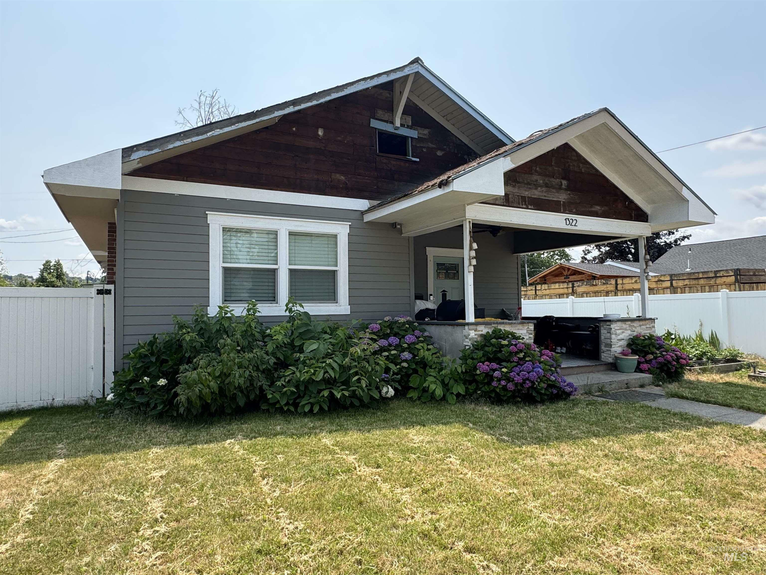 Property Photo: 1322 10th Avenue ID 83501