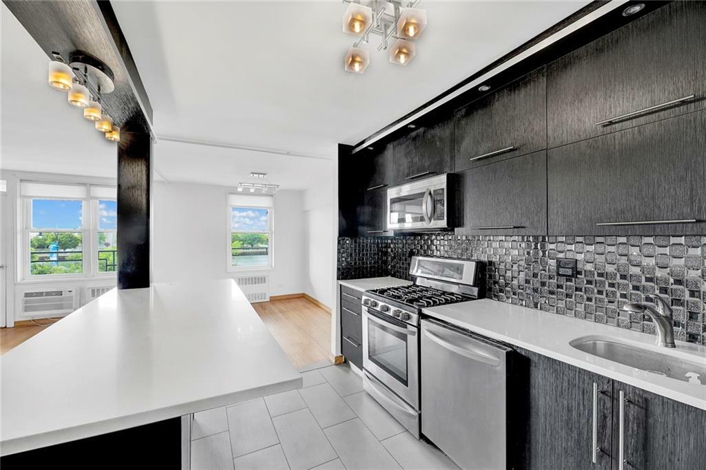 Property Photo:  1625 Emmons Avenue 2E  NY 11235 