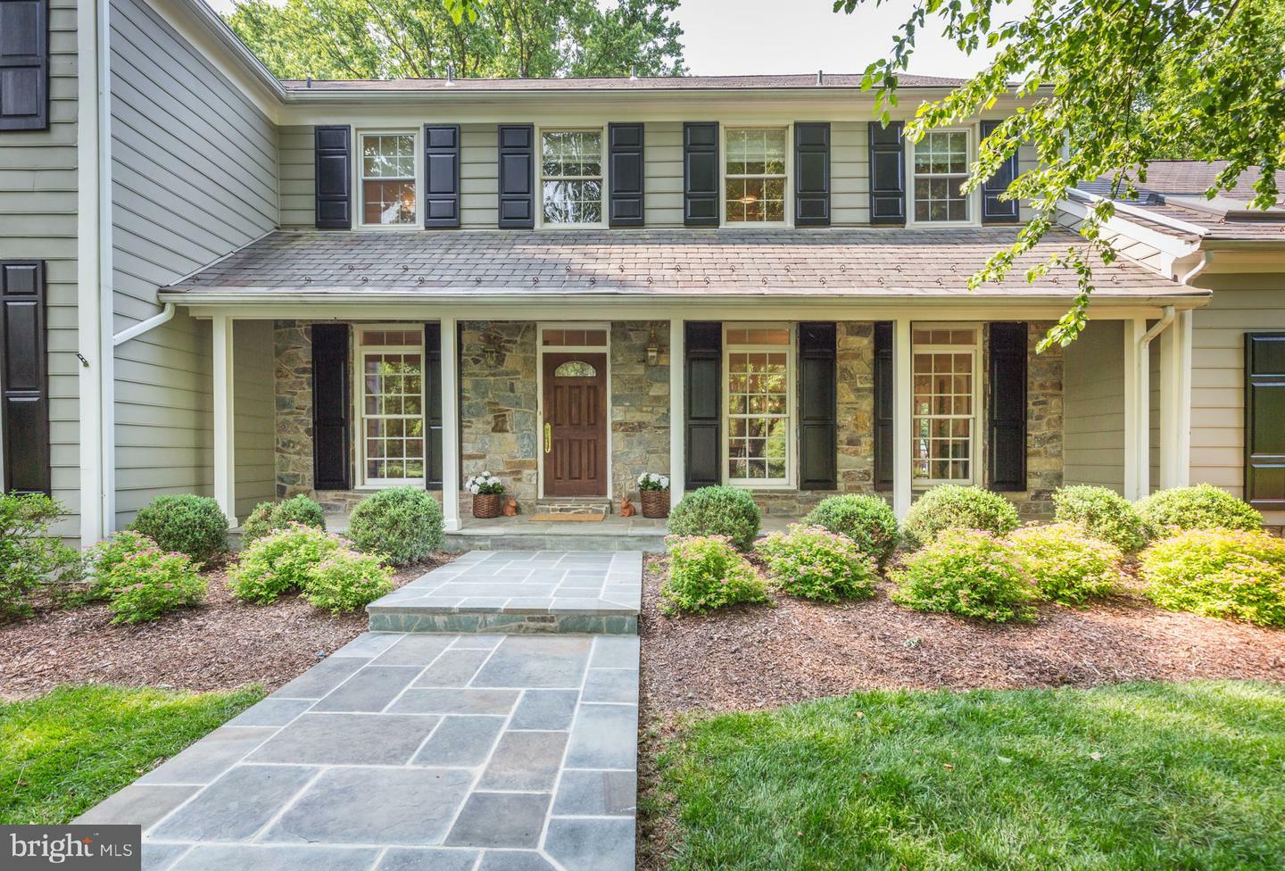 Property Photo: 9203 Oaklyn Terrace MD 20854