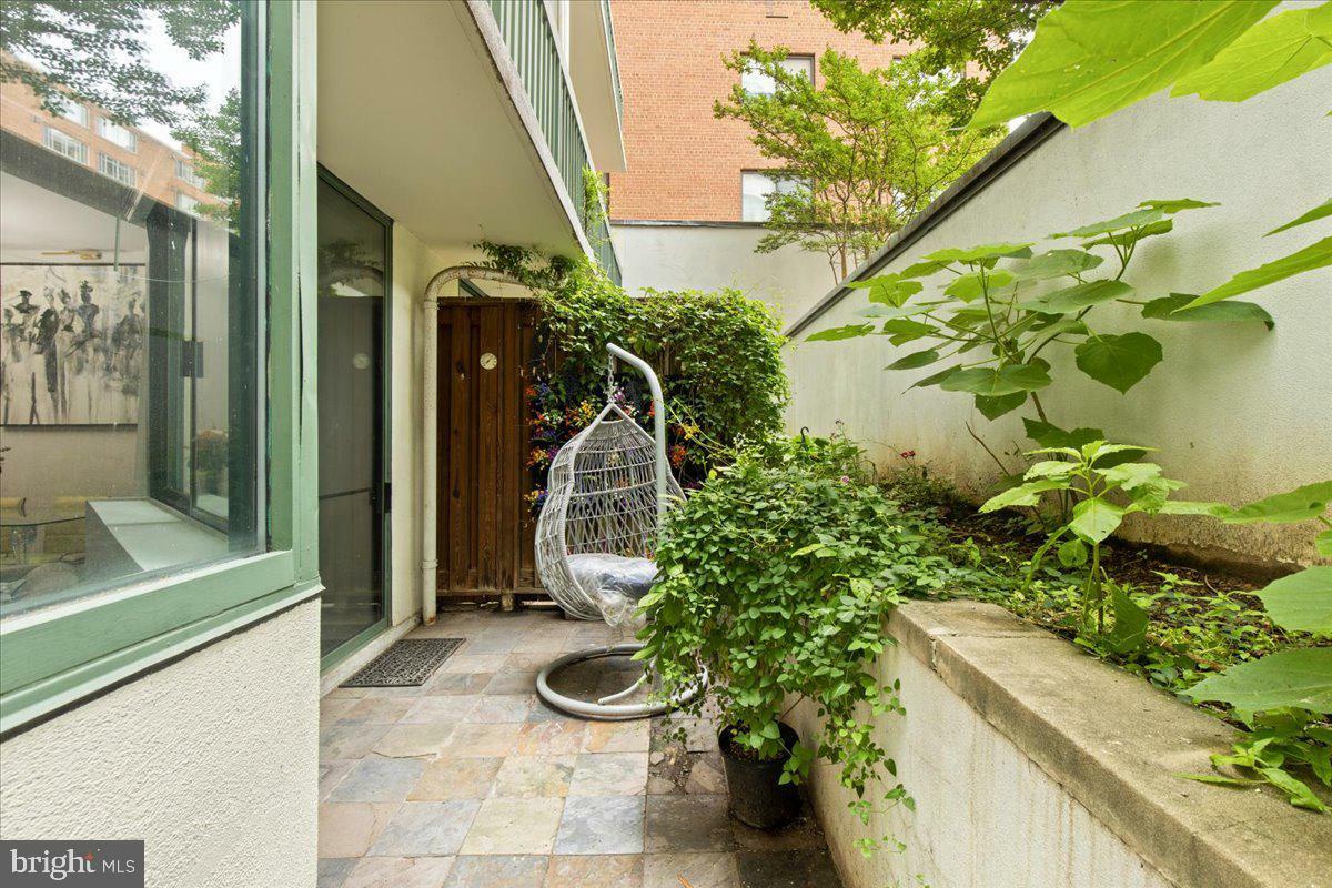 Property Photo:  955 26th Street NW 106  DC 20037 