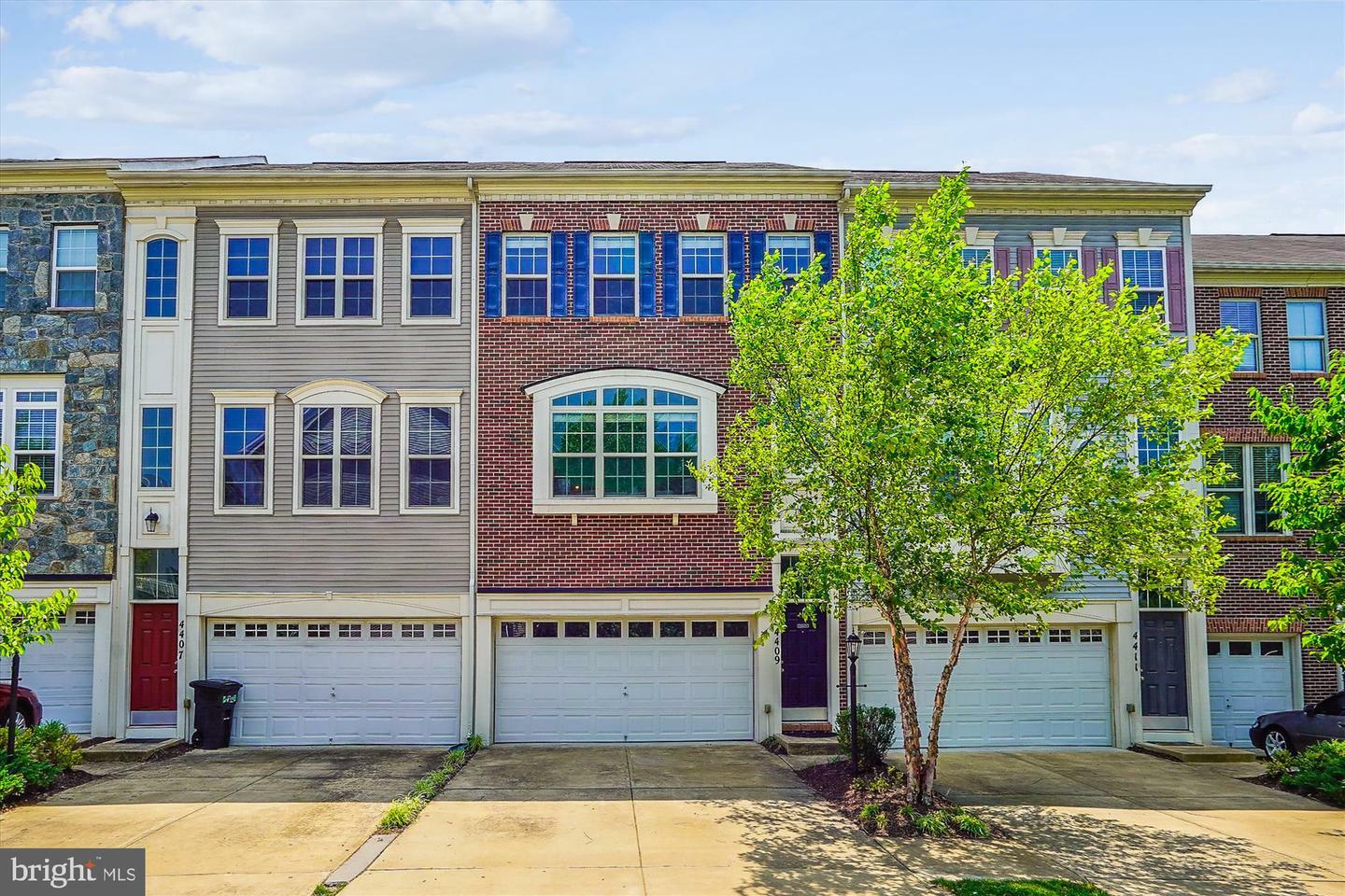 Property Photo: 4409 Potomac Highlands Circle VA 22172