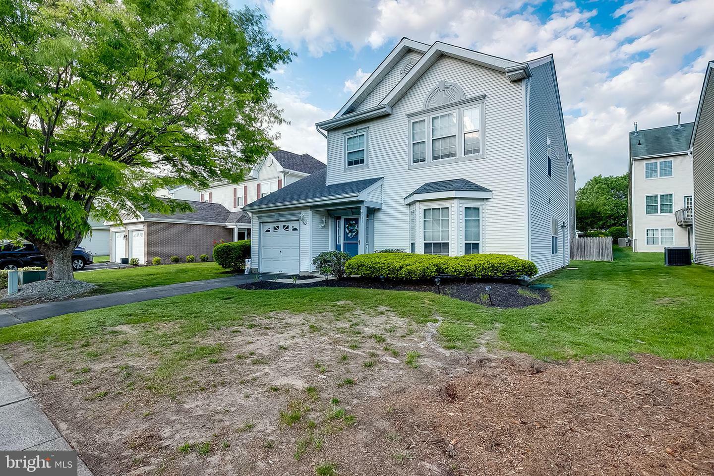 Property Photo:  41 Arrowhead Drive  NJ 08016 