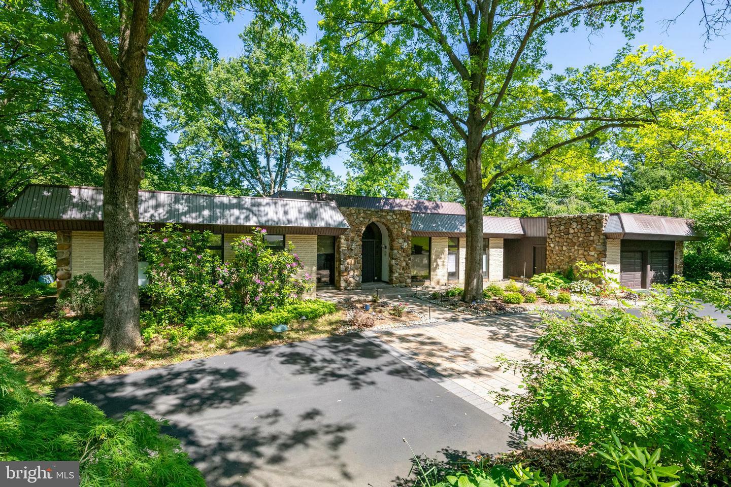 Property Photo: 10 Lowell Drive PA 19606