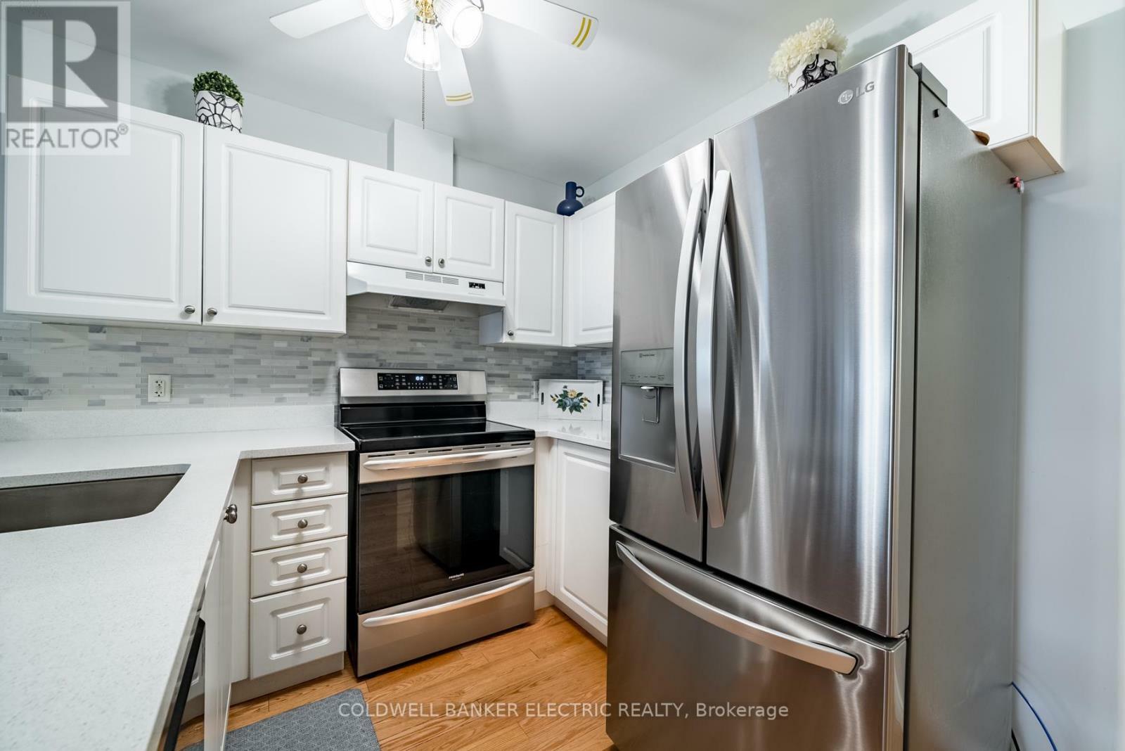 Property Photo: 861 Wentworth Street 10 ON K9J 8R7