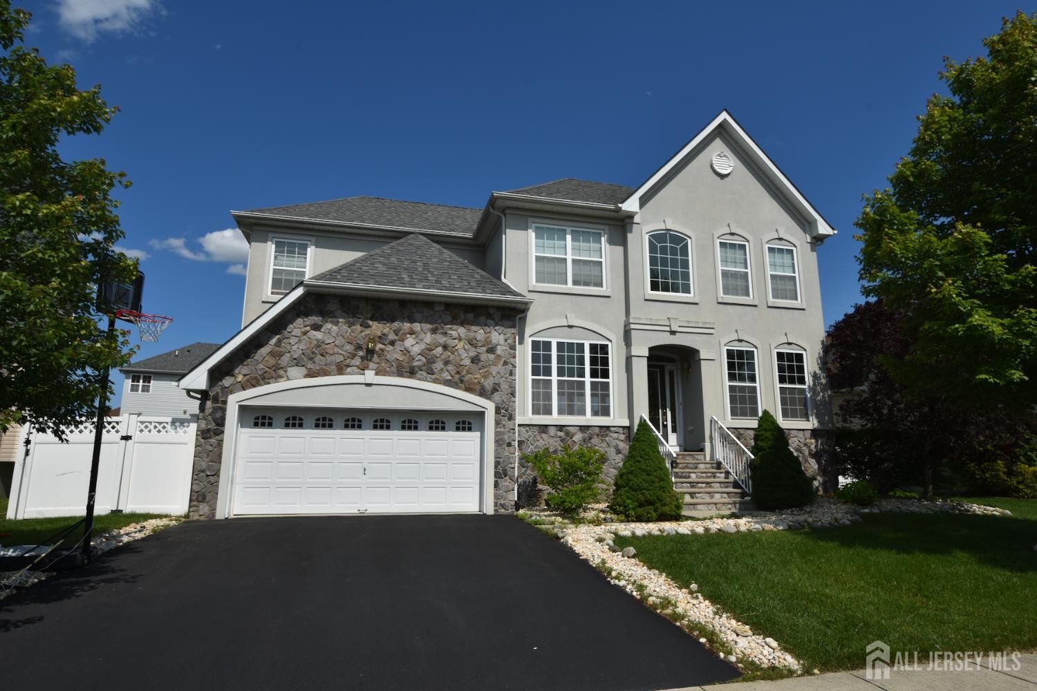 Property Photo:  3 Maxwell Road  NJ 08831 