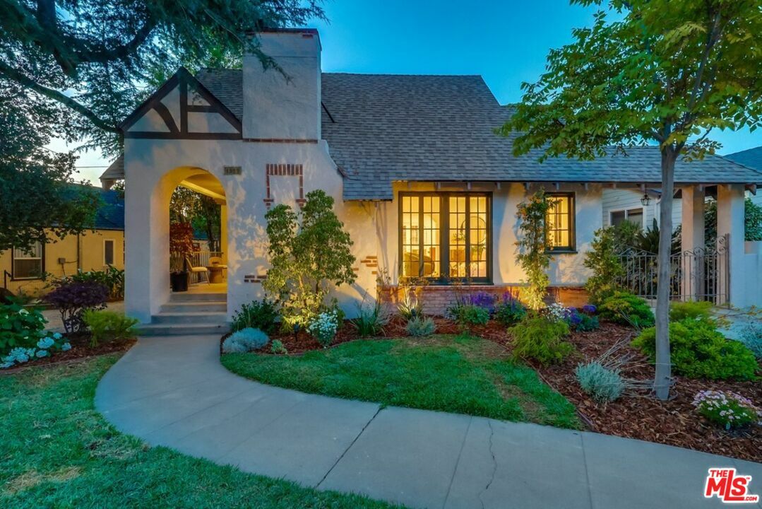 Property Photo: 1579 Oak Grove Dr CA 90041