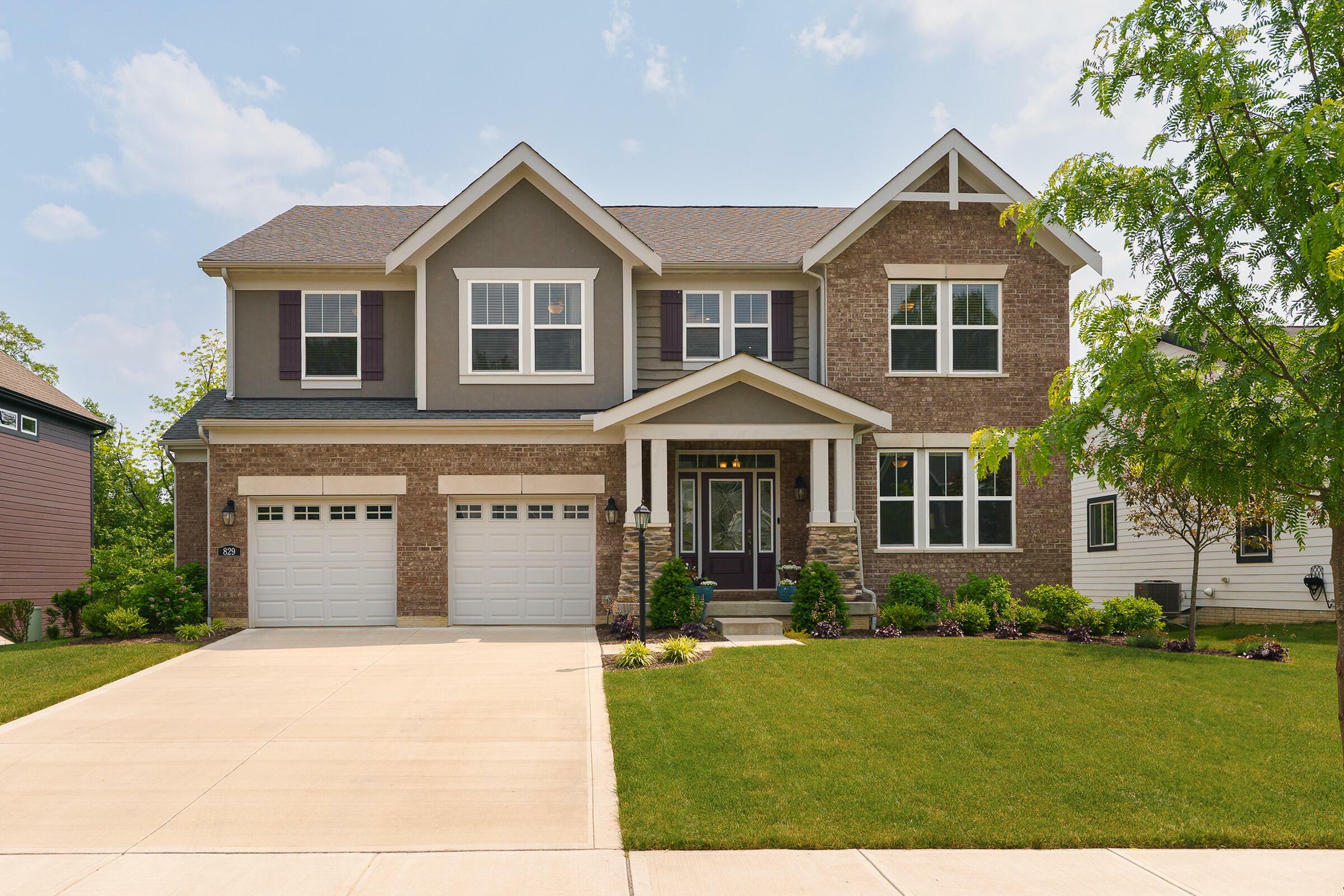 Property Photo: 829 Pathlow Drive OH 43147