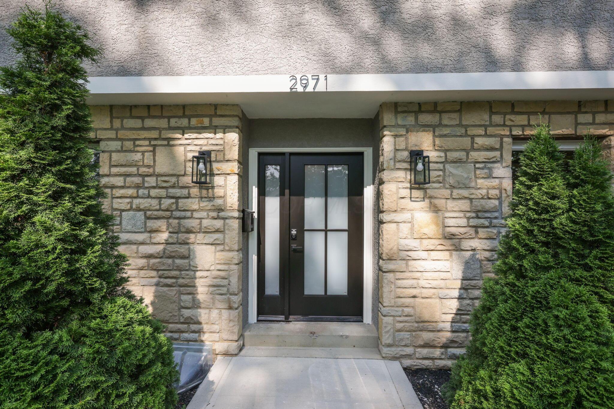 Property Photo: 2971 Wellesley Drive OH 43221
