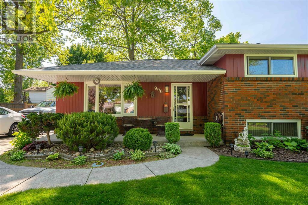 Property Photo: 996 Griffith Road ON N7S 3E7
