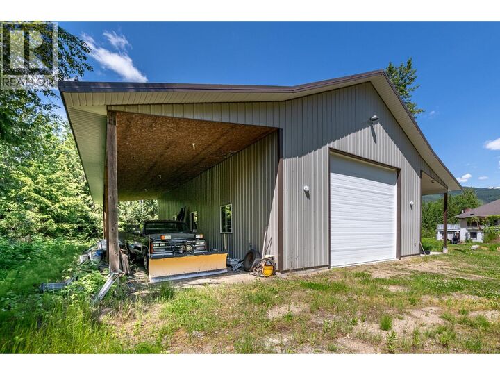 Property Photo:  4340 Sederberg Road  BC V0E 2J0 