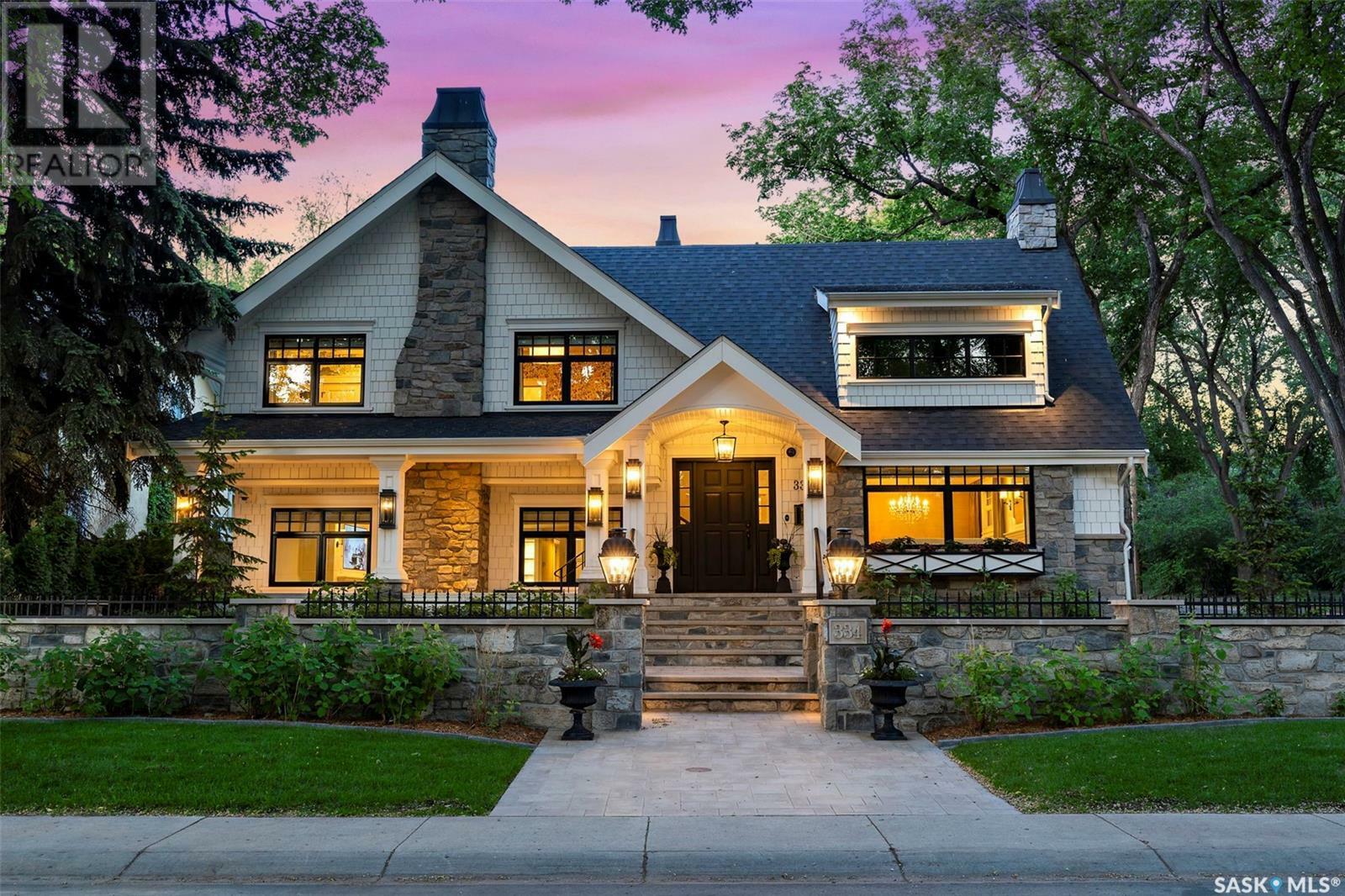 Property Photo:  334 Saskatchewan Crescent W  SK S7M 0A4 