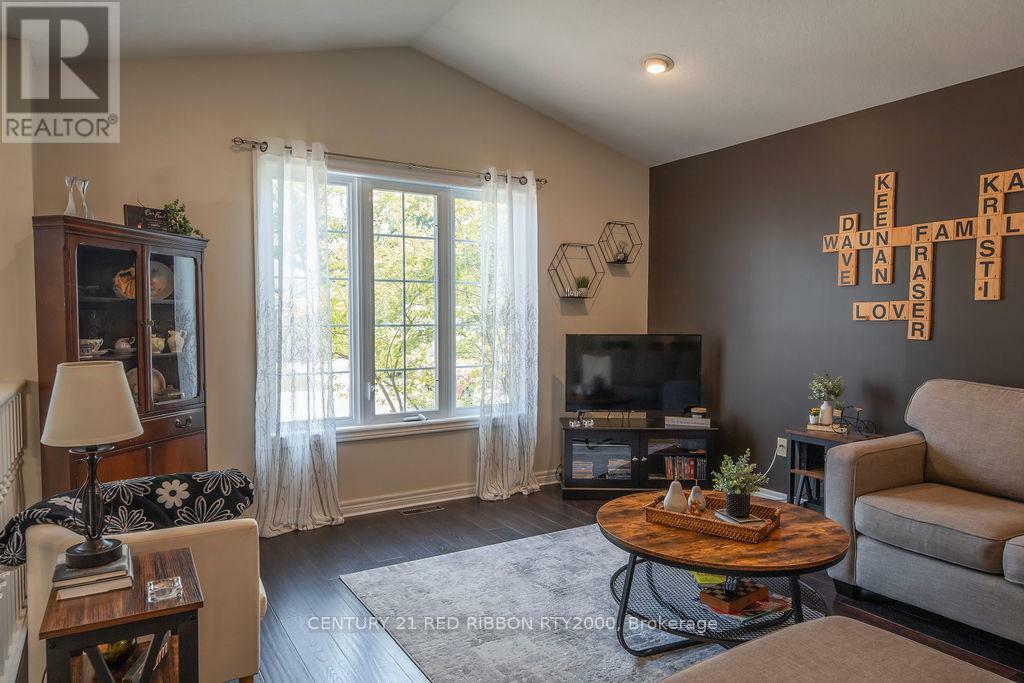 Property Photo: 92 Ridge Street ON N7G 4K1