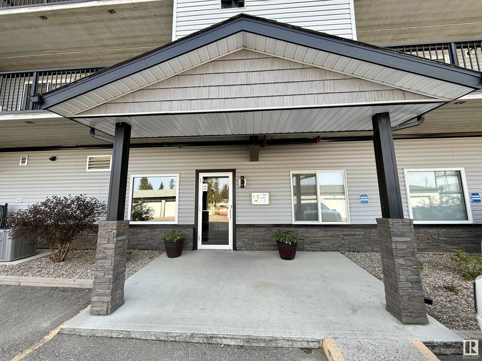 Property Photo: #201 4614B Lakeshore Dr AB T0A 3A3