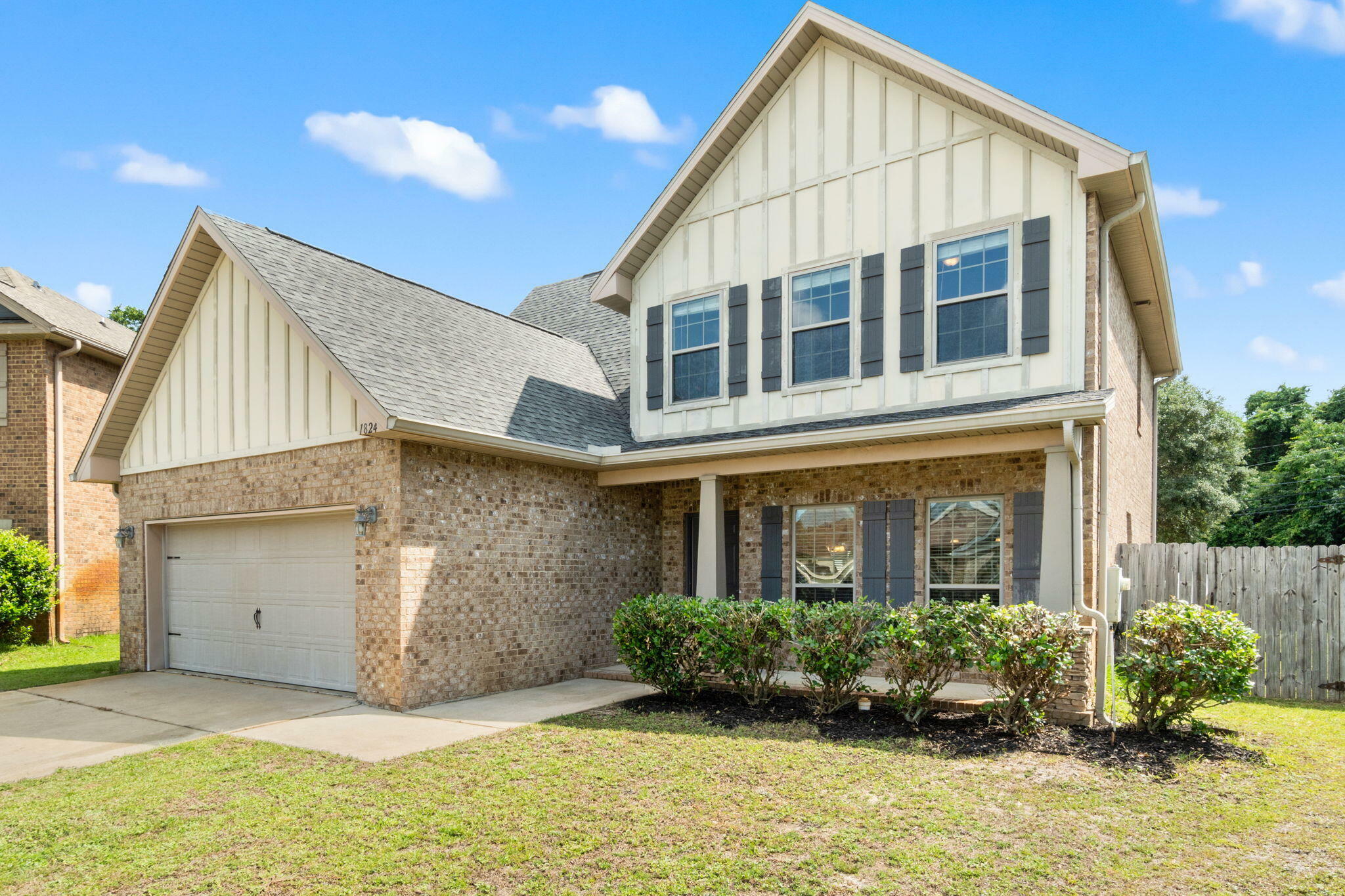 Property Photo: 1824 Lindsey Magnolia Court FL 32566