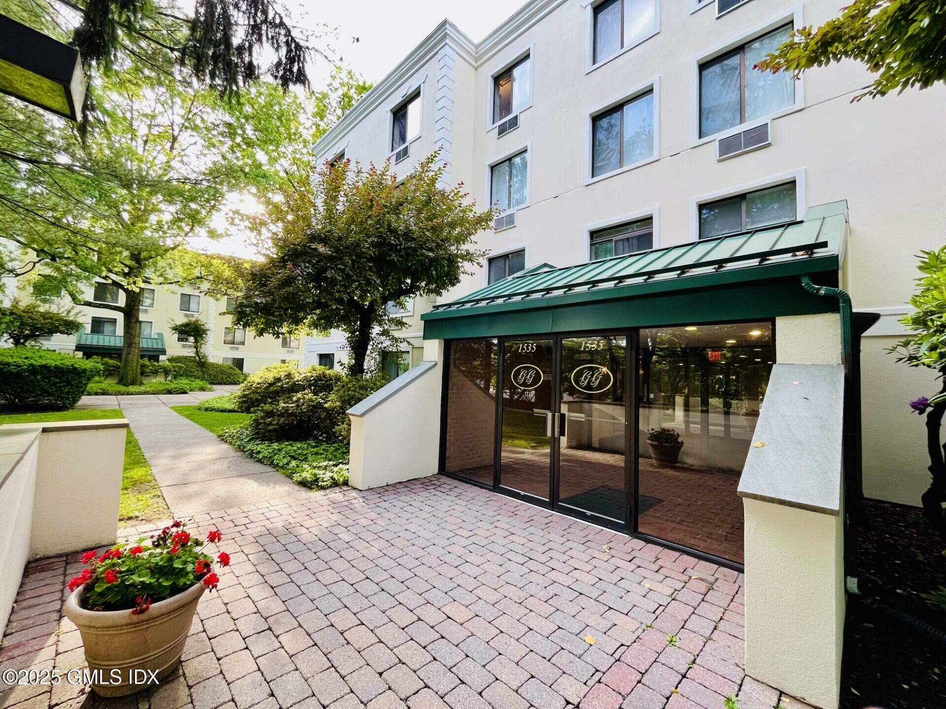 Property Photo: 1535 E Putnam Avenue 407 CT 06870
