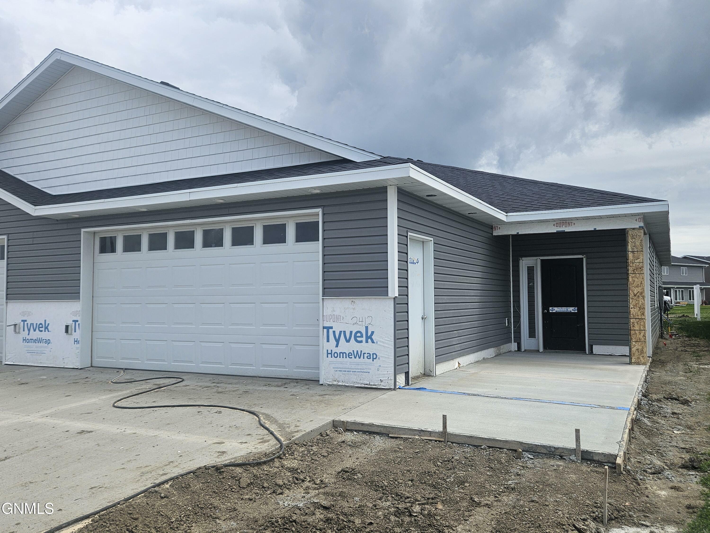 2412 34th Avenue SE  Mandan ND 58554 photo