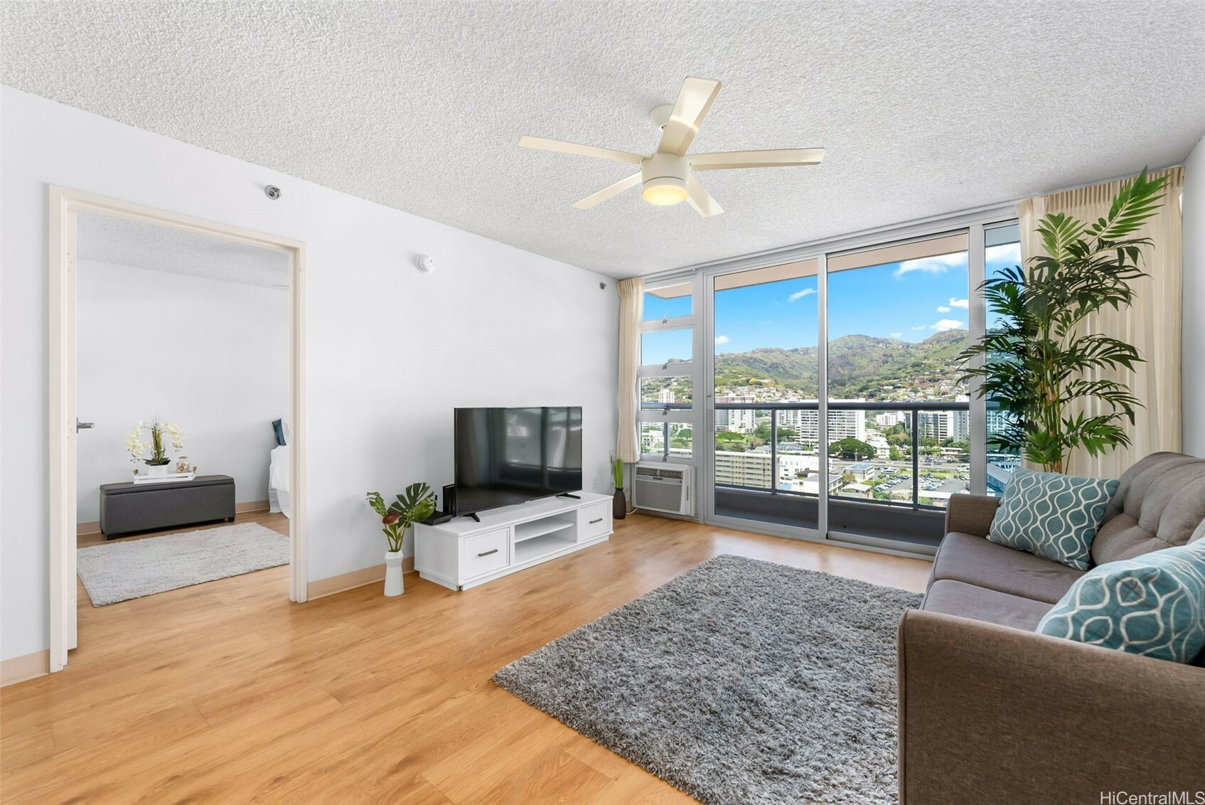 Property Photo:  1450 Young Street 2004  HI 96814 