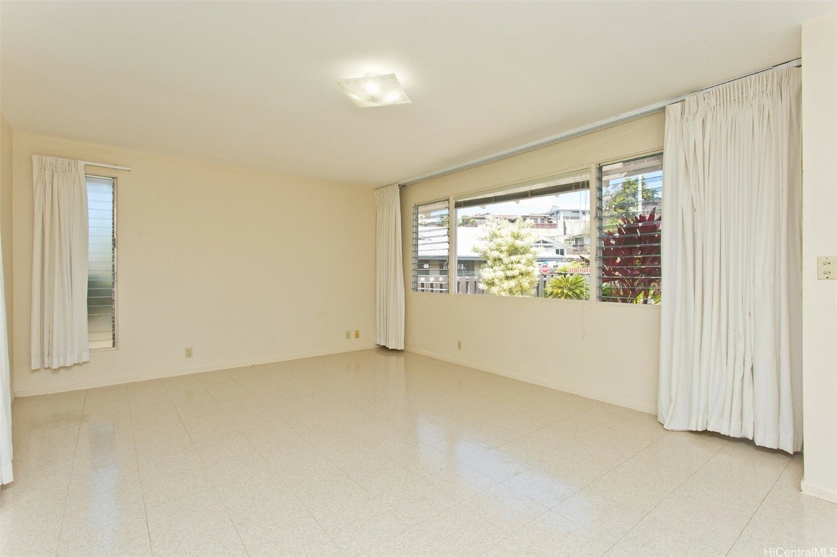 Property Photo: 3516 Ala Aloalo Place HI 96818
