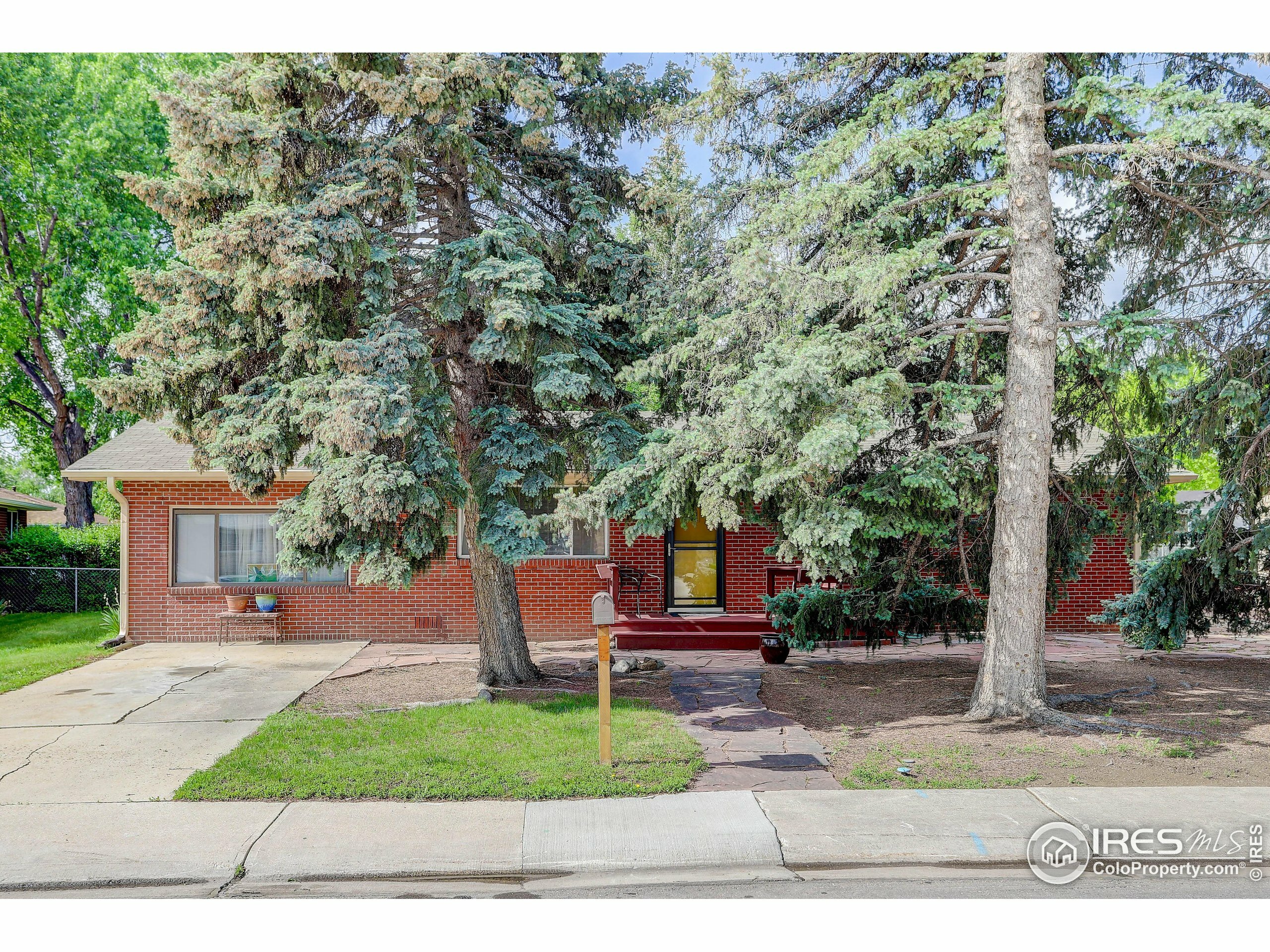 Property Photo: 915 19th Ave CO 80501