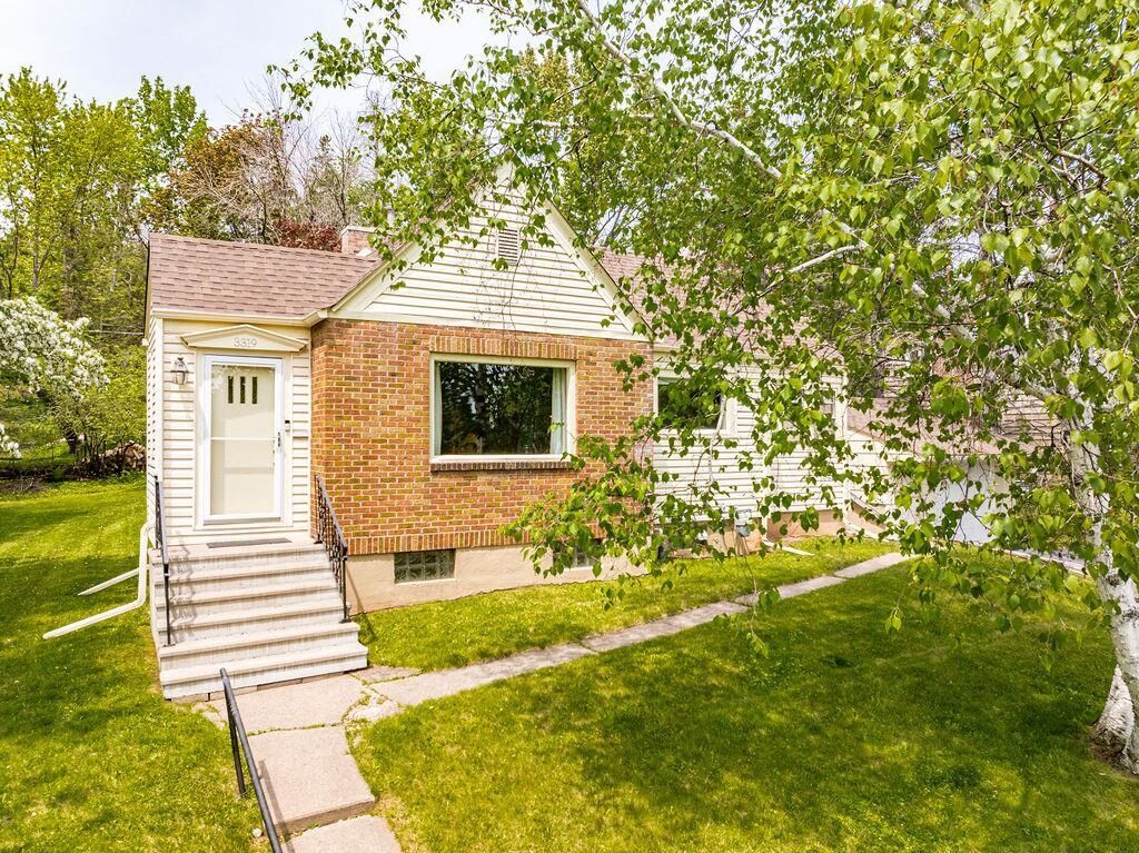 Property Photo: 3319 E Superior St MN 55804