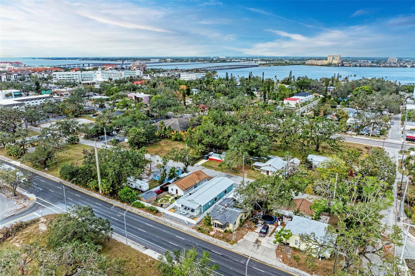 Property Photo: 613 6th Avenue E FL 34208