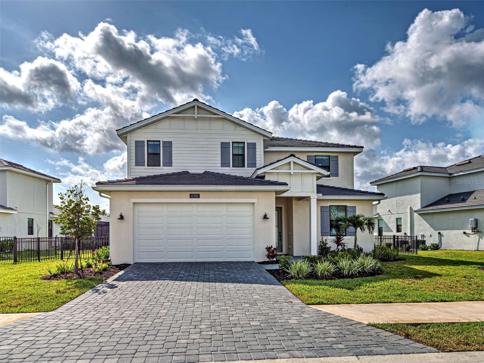 Property Photo: 12705 Pinnacle Lane FL 34293
