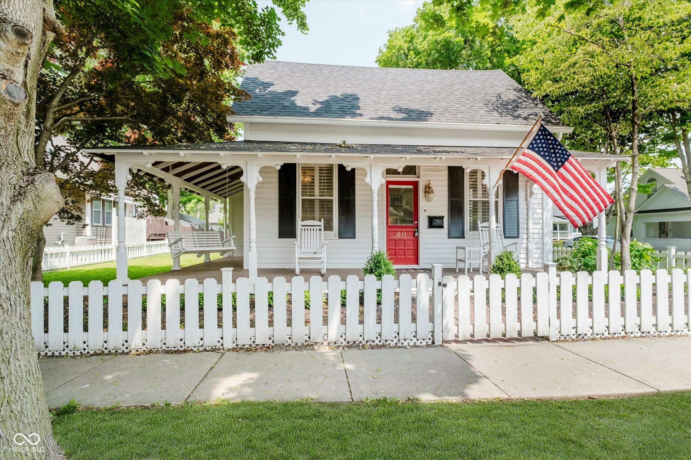 60 E Poplar Street  Zionsville IN 46077 photo