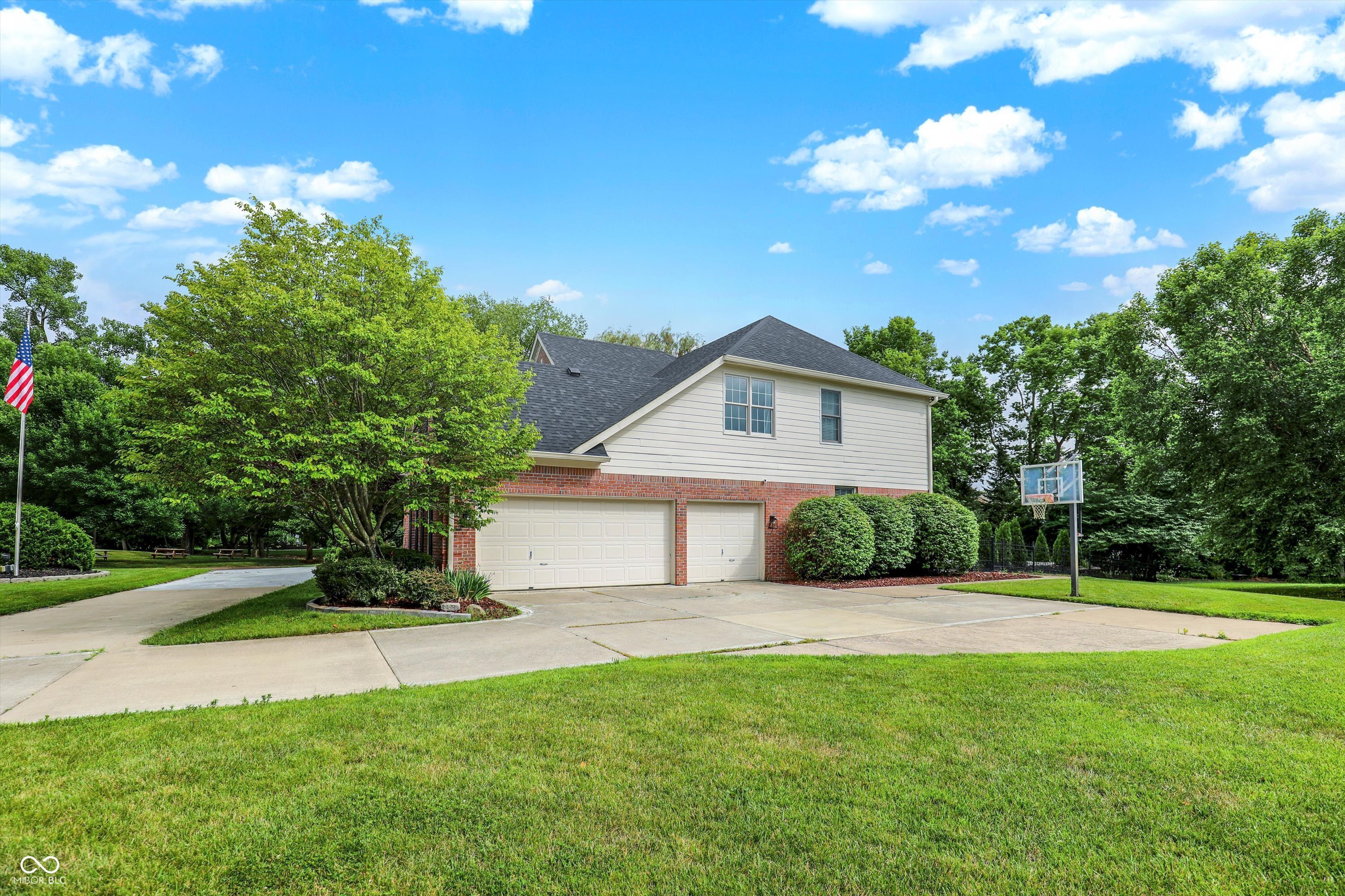 Property Photo: 4075 Dartmoor Drive IN 46143