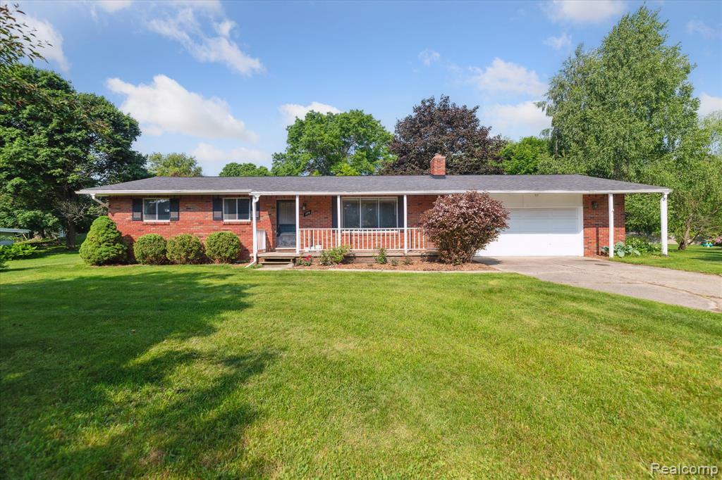 Property Photo: 229 Hillview Terrace MI 48430 3525