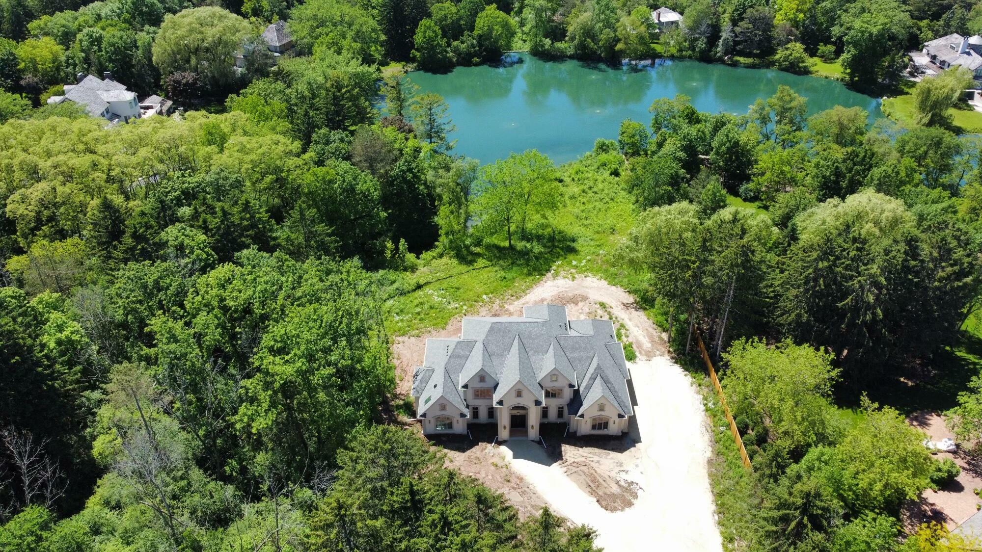 Property Photo:  10031 N Range Line Rd  WI 53092 