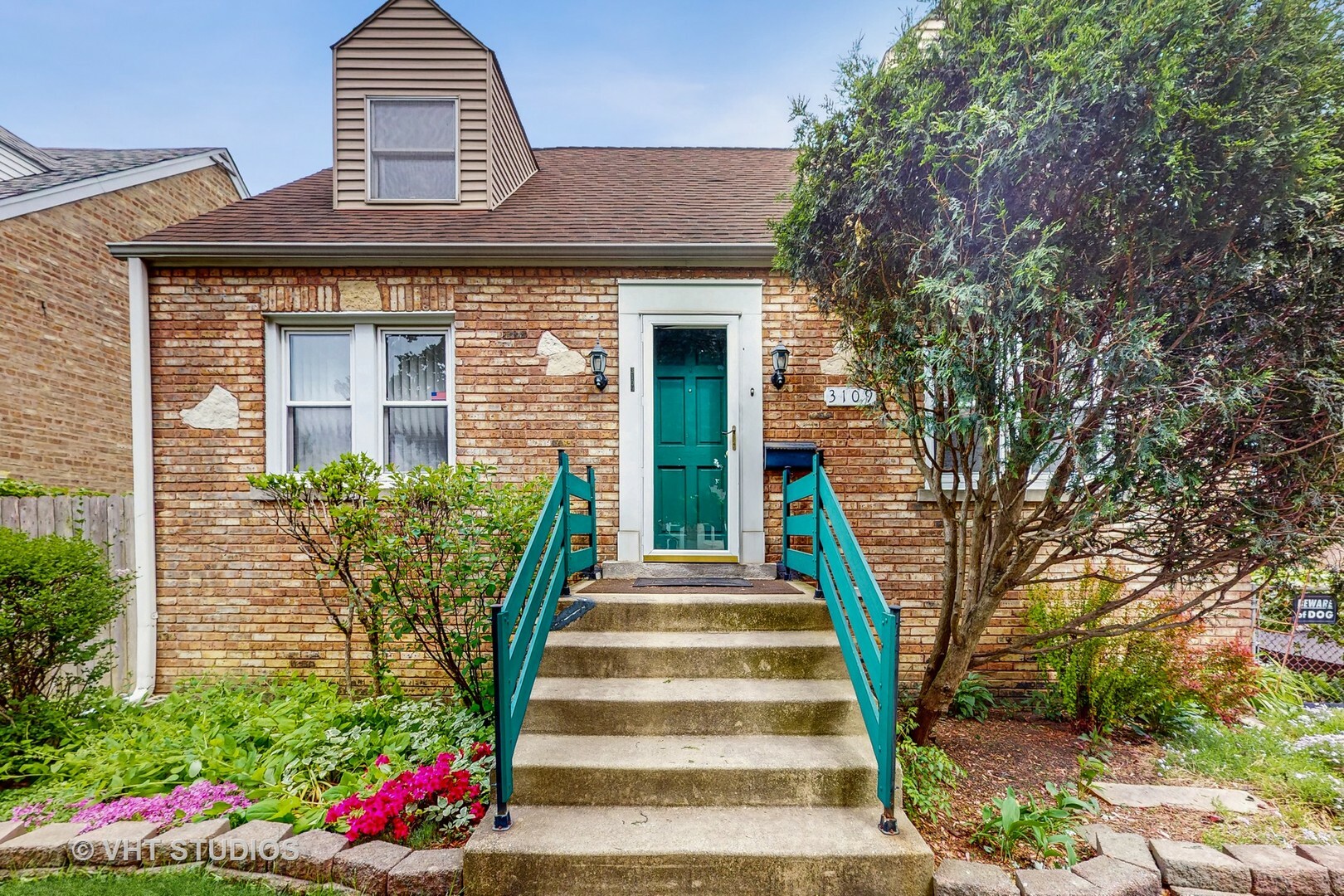 Property Photo: 3109 Emerson Street IL 60131