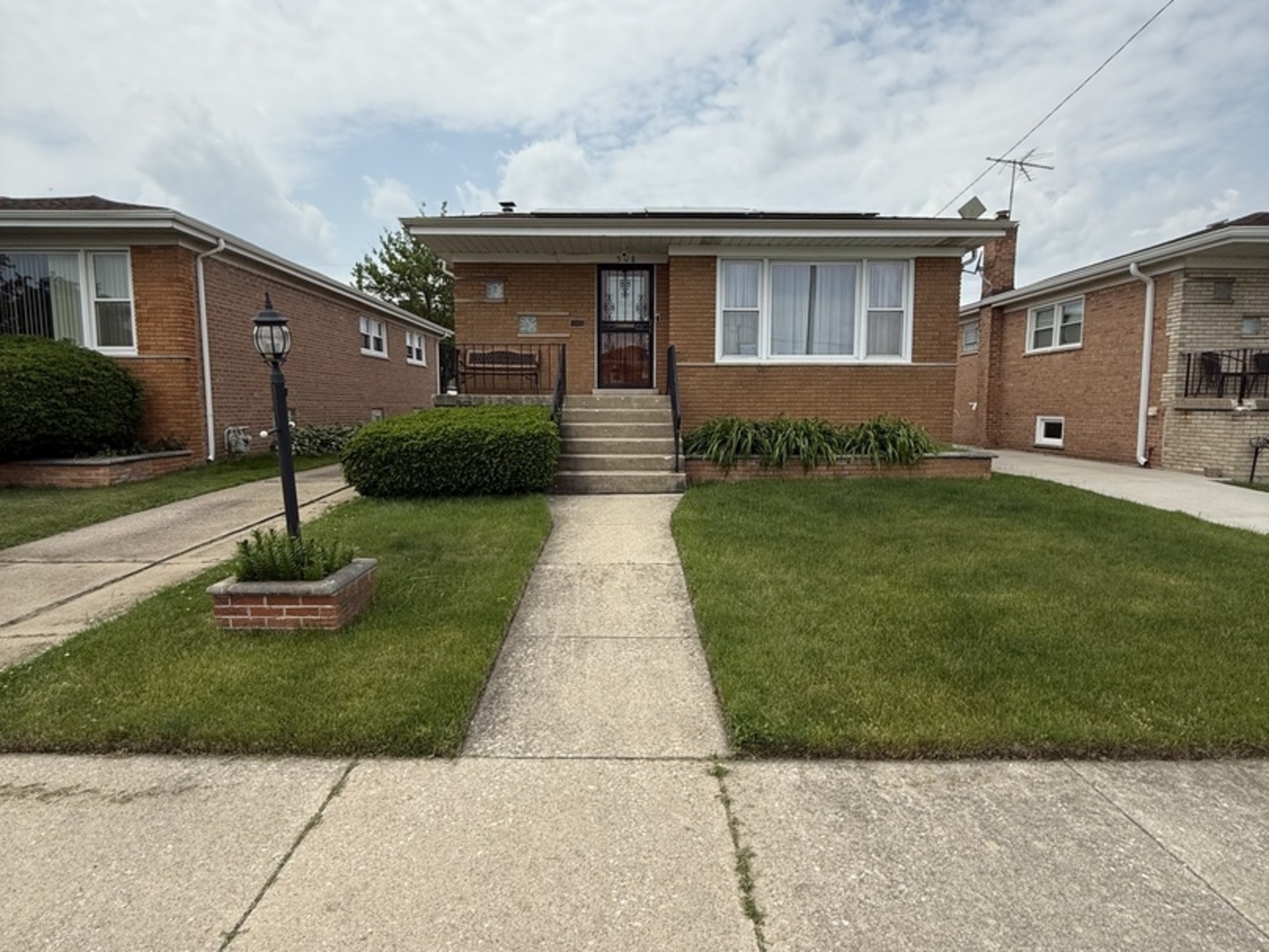 Property Photo: 508 Hoxie Avenue IL 60409