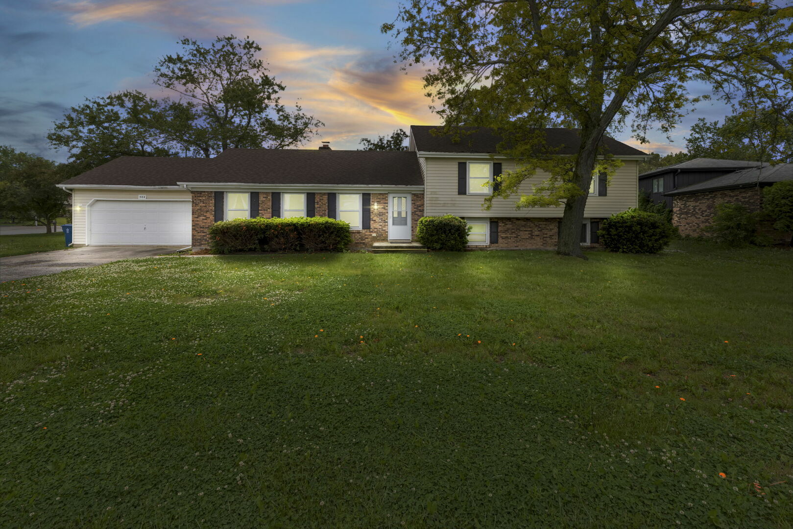 Property Photo: 944 Carol Lane IL 60417