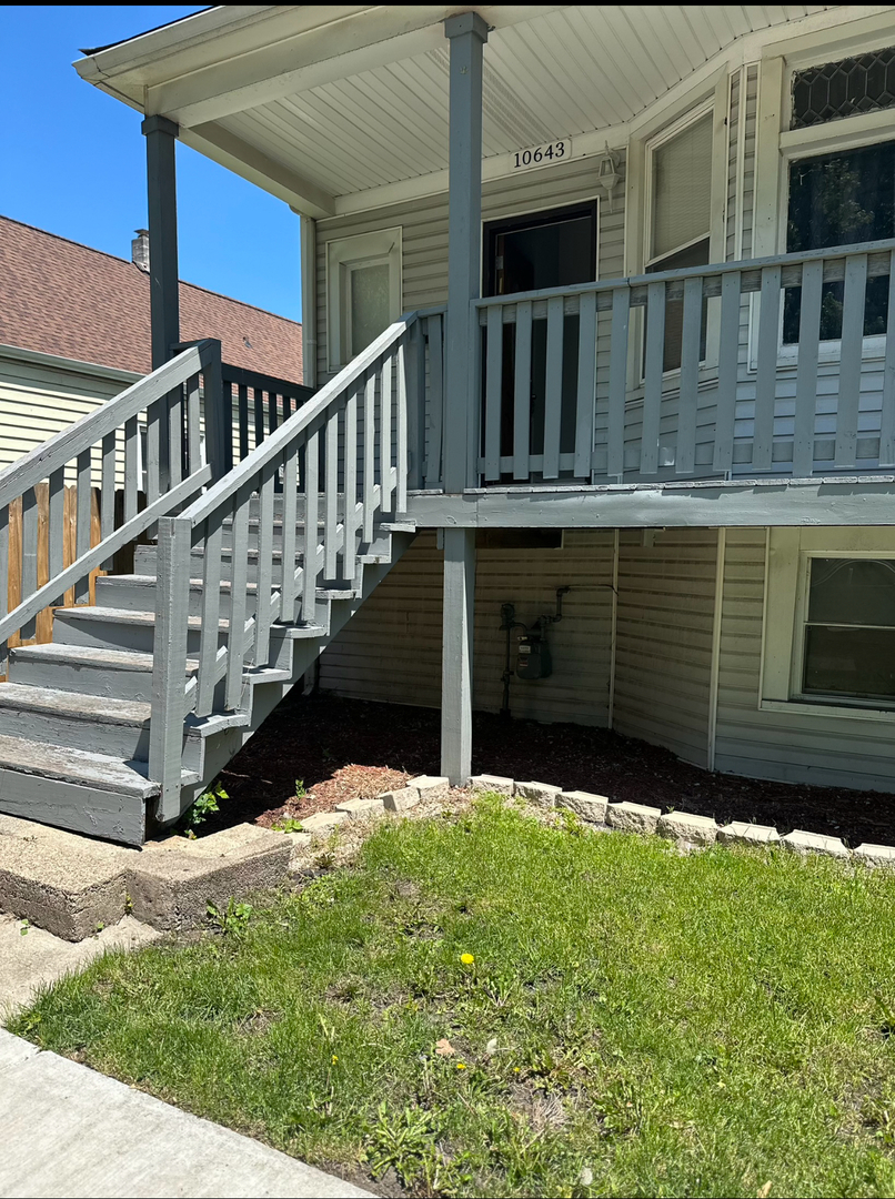 Property Photo:  10643 S Calhoun Avenue  IL 60617 