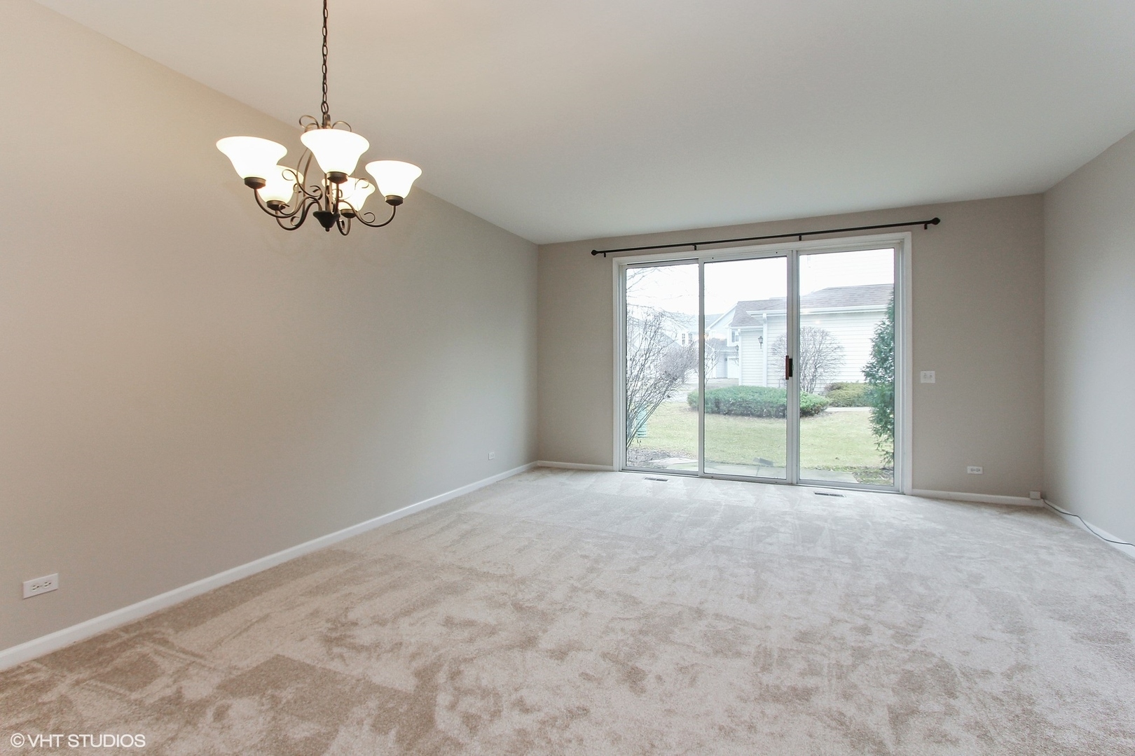 Property Photo: 4418 W Brownstone Way IL 60085