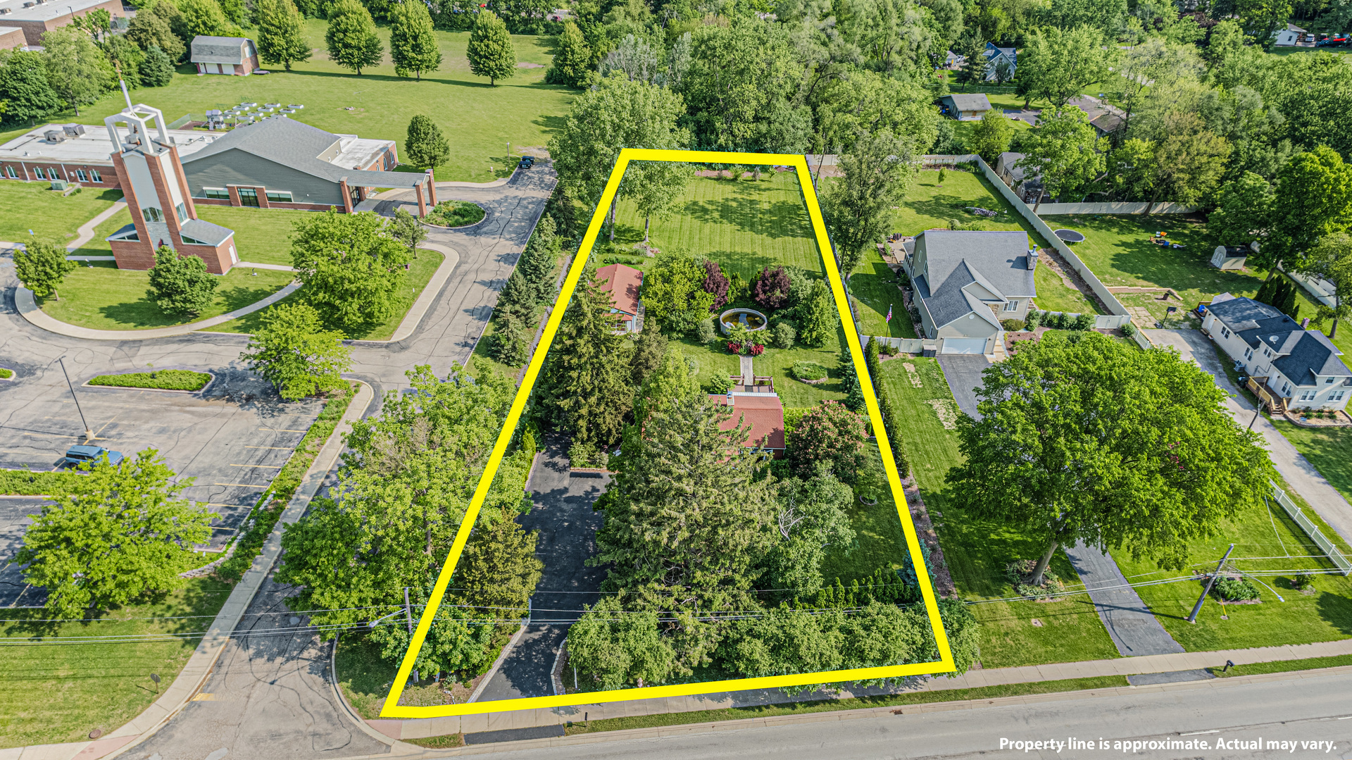 Property Photo:  721 E Washington Street  IL 60185 