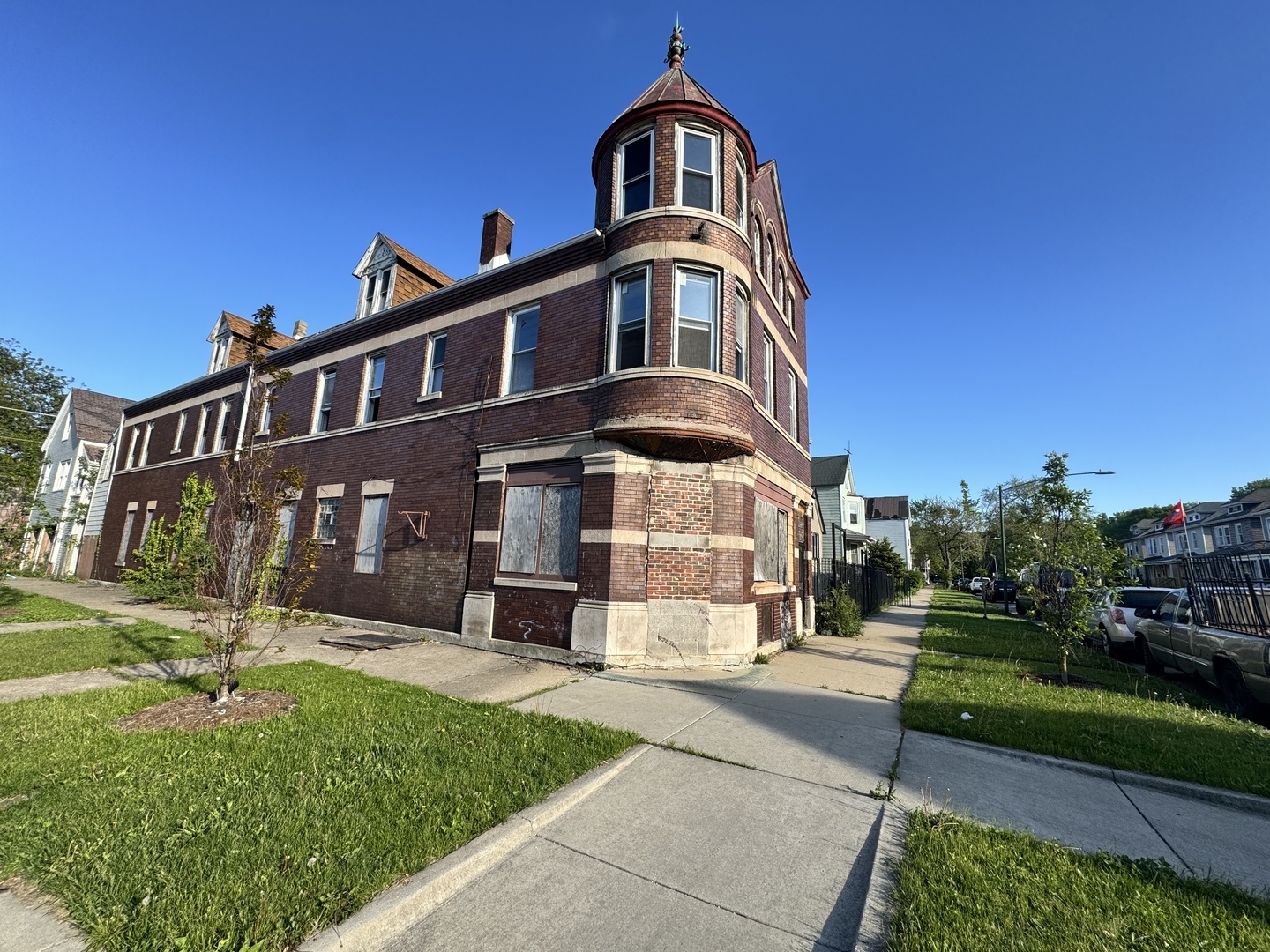 Property Photo: 8401 S Brandon Avenue IL 60617