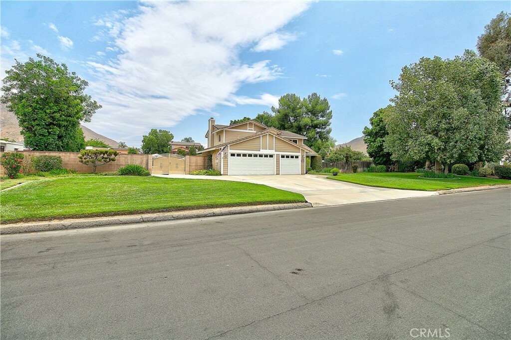 Property Photo: 340 Pelican Drive CA 92507