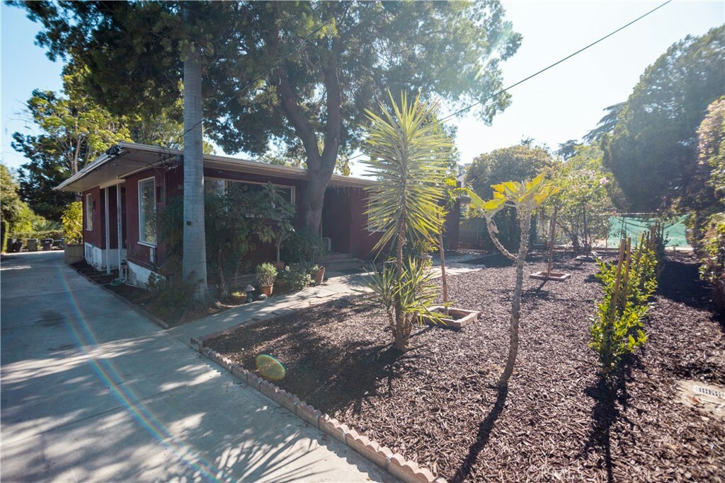 Property Photo: 318 E Laurel Avenue CA 91024