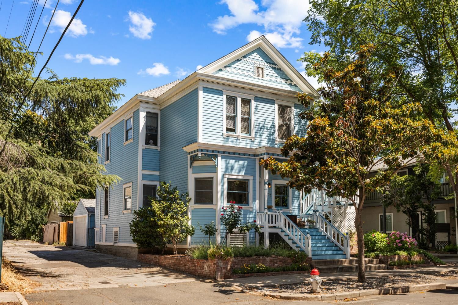 Property Photo:  1417 22nd Street  CA 95816 