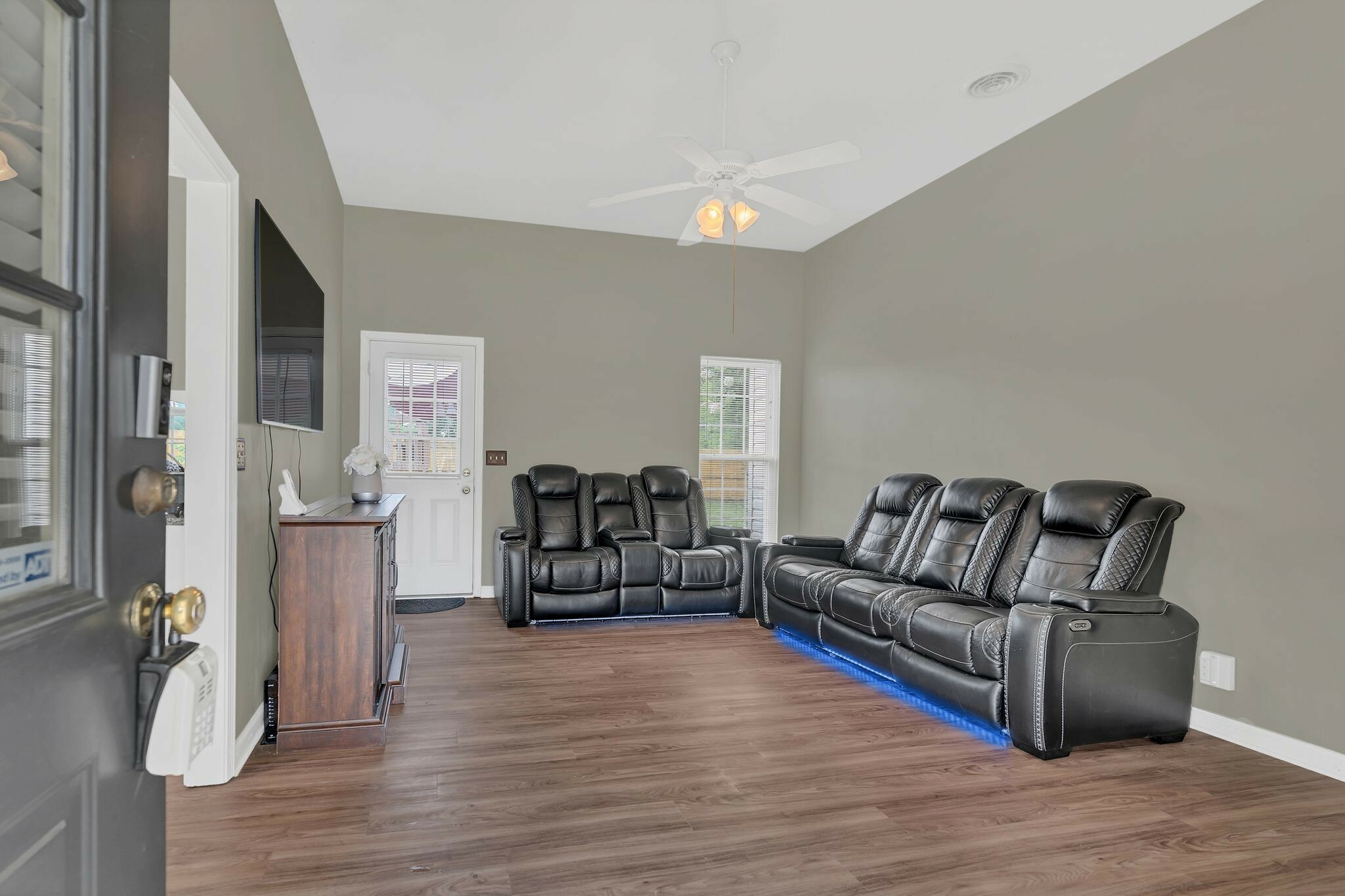 Property Photo: 1003 Herron St TN 37130