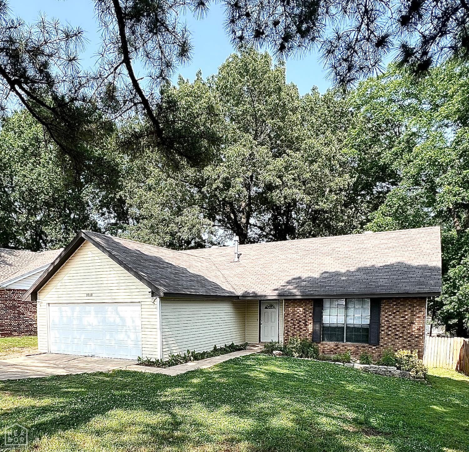 Property Photo:  1010 Ferrell  AR 72401 