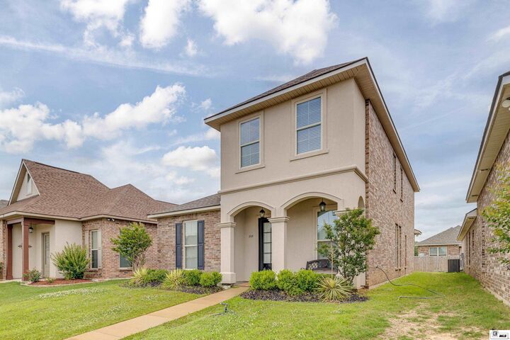 Property Photo: 208 Fairhope Drive LA 71280