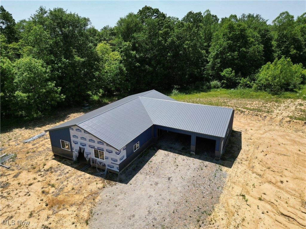 Property Photo:  9811 Green Valley Road  OH 43727 