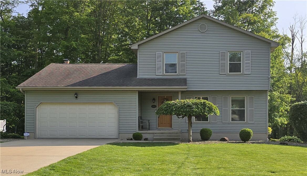 Property Photo: 4885 Warwick Drive S OH 44406