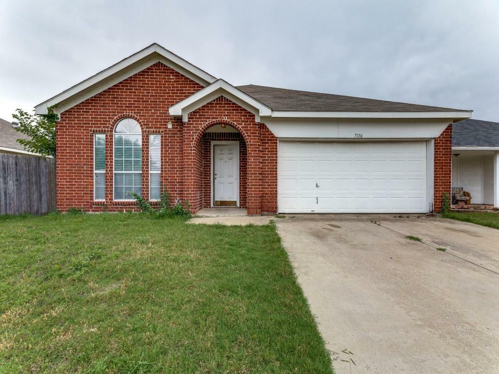 Property Photo: 7116 Park Creek Circle E TX 76137