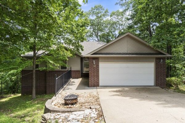 Property Photo:  10 Duddington Lane  AR 72714 